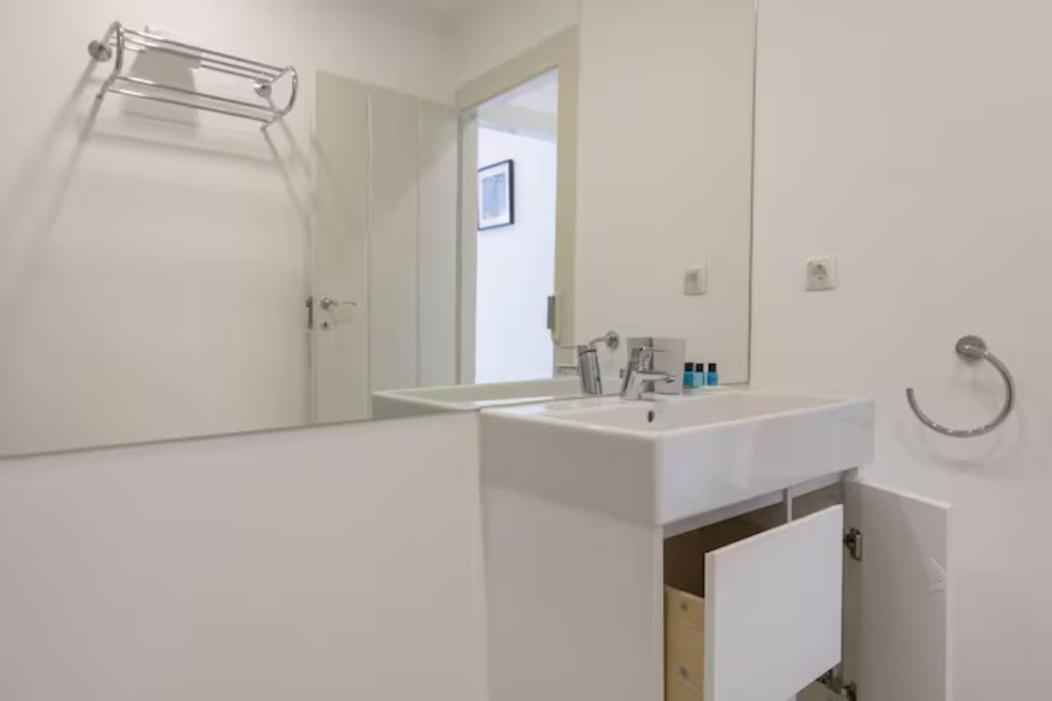 Duplex With Terrace In Principe Real * Lisboa